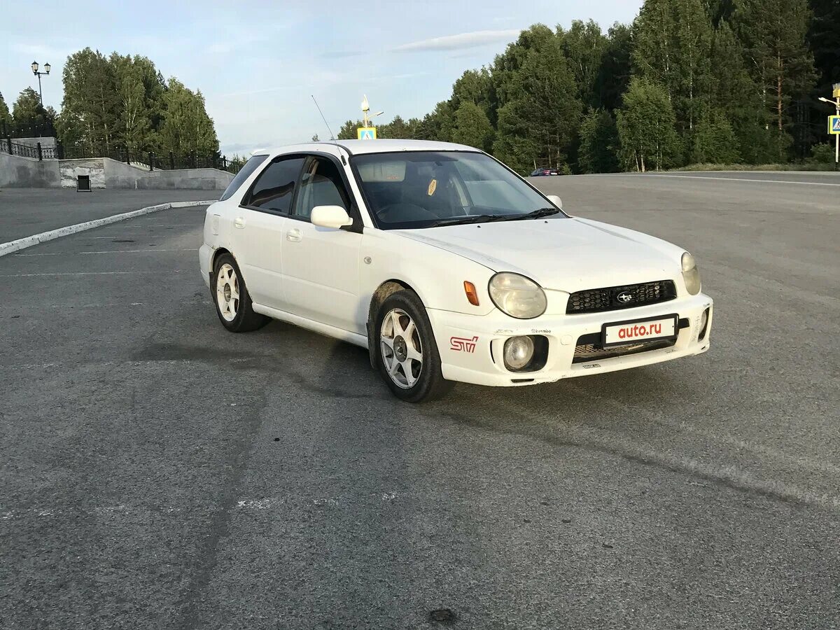 Субару импреза 2001 года. Subaru Impreza 2001 универсал. Субару Импреза 2001 универсал 1.5. Субару Импреза 2001 белая. Автомобиль белая Субару Импреза 2001.