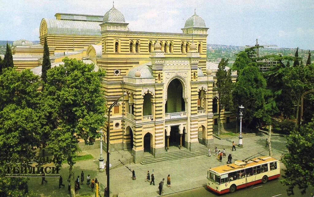 Грузинская ССР Тбилиси. Старый. Вокзал. В. Тбилиси.. Грузинская ССР железная дорога. Старые фото Тбилиси 1990.