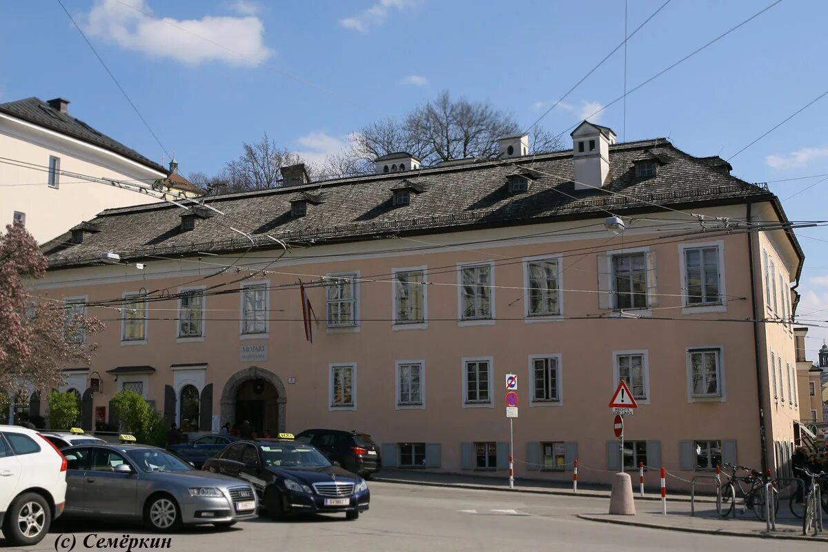 дом моцарта австрия. последние годы жизни моцарта. где живет моцарт. зальцбург австрия музей моцарта. музей моцарта в австрии.