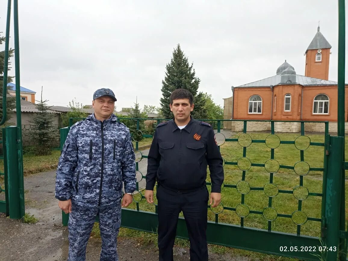 Ураза в черкесске. Росгвардия вневедомственная охрана. Охрана школ Росгвардией. Рос гвардия охрана. Ансамбль Росгвардии.