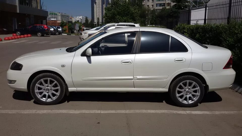 Ниссан Альмера Классик r15. Nissan Almera Classic диски r16. Ниссан Альмера Классик 16 колеса. Nissan Almera Classic на 16 дисках.