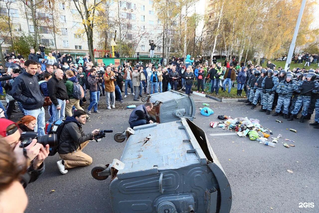 20 октября 2013 года. Погром в Бирюлево октябрь 2013. Бунт Бирюлево Западное. Погромы в Бирюлево 13 октября 2013. Беспорядки в Бирюлево 2013.