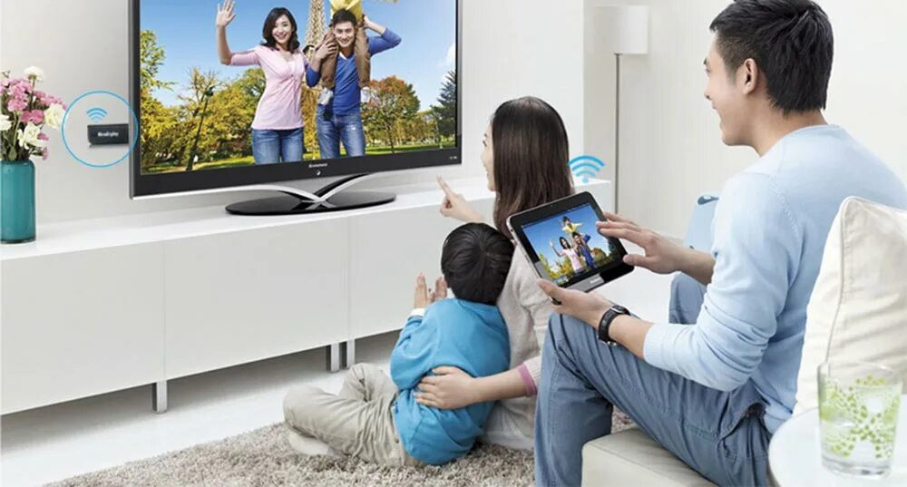 Watch tv set. Вай фай для телевизора. Семья у телевизора. Wi Fi на телевизоре. Miracast что это в телевизоре.