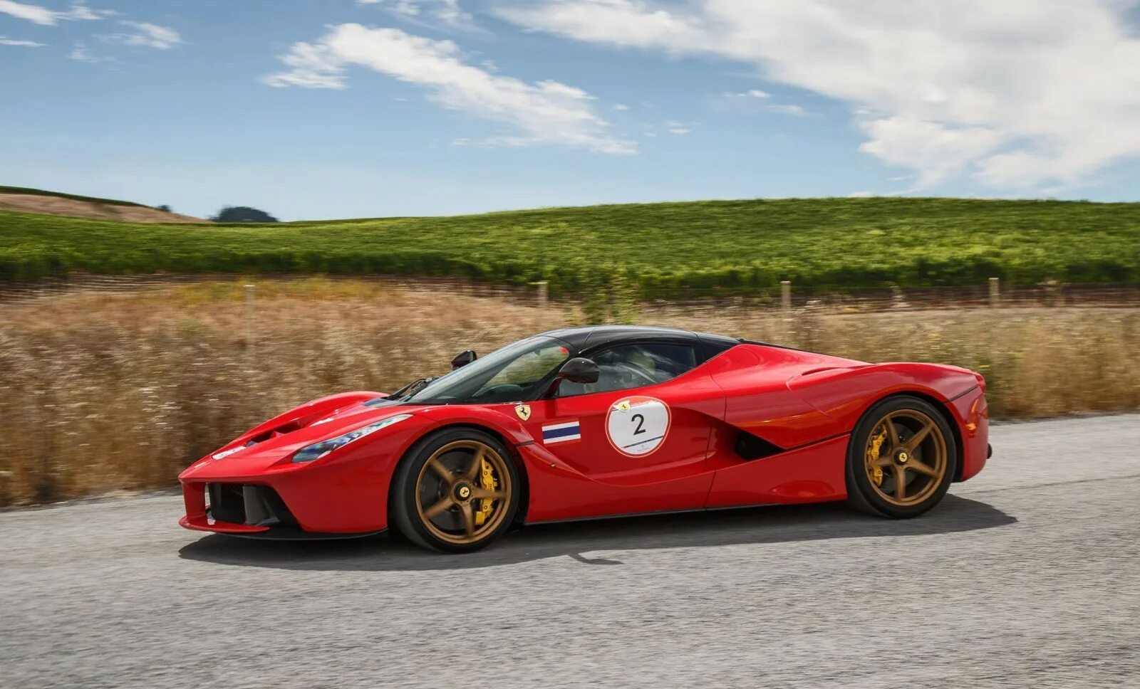 Феррари сколько сил. Феррари берлинетта. Феррари сколько лошадей. Ferrari laferrari. Феррари ла феррари.
