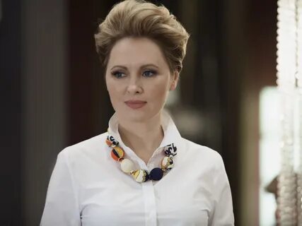 Асханада жетілген әйелді жұдырықтасуда аспаз