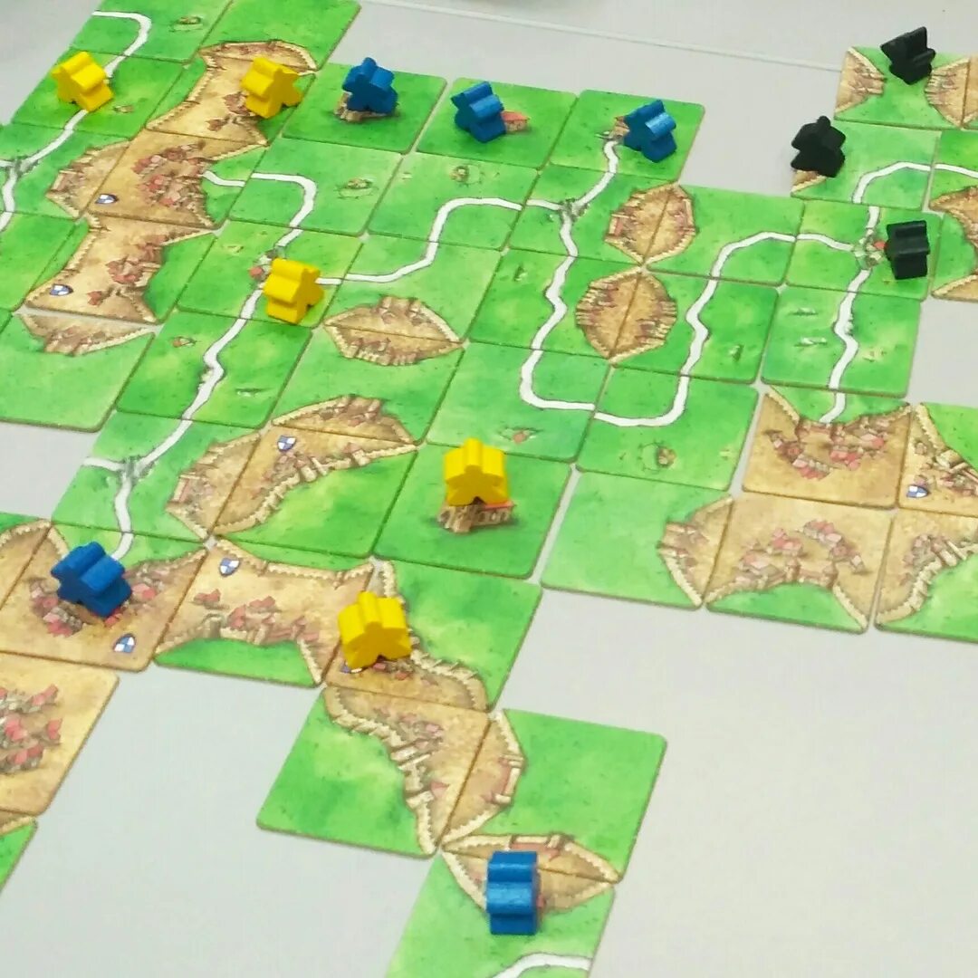 игра монополия сити. настольные игры для детей. каркассон игра поле. настольная игра сити. правила игры город настольная игра.