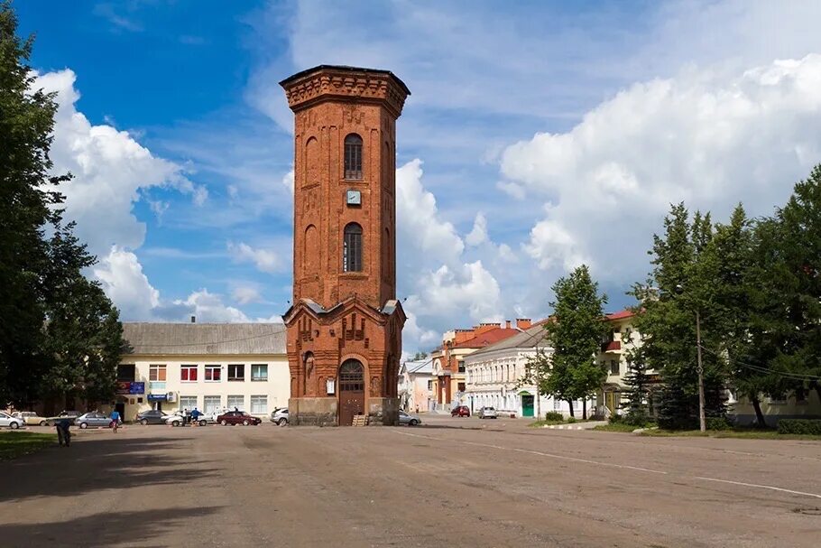 Старая русса улица тахирова. Старая русса площадь города. Боровичи старая русса. Старорусский петрушка. Соборная площадь старая русса.