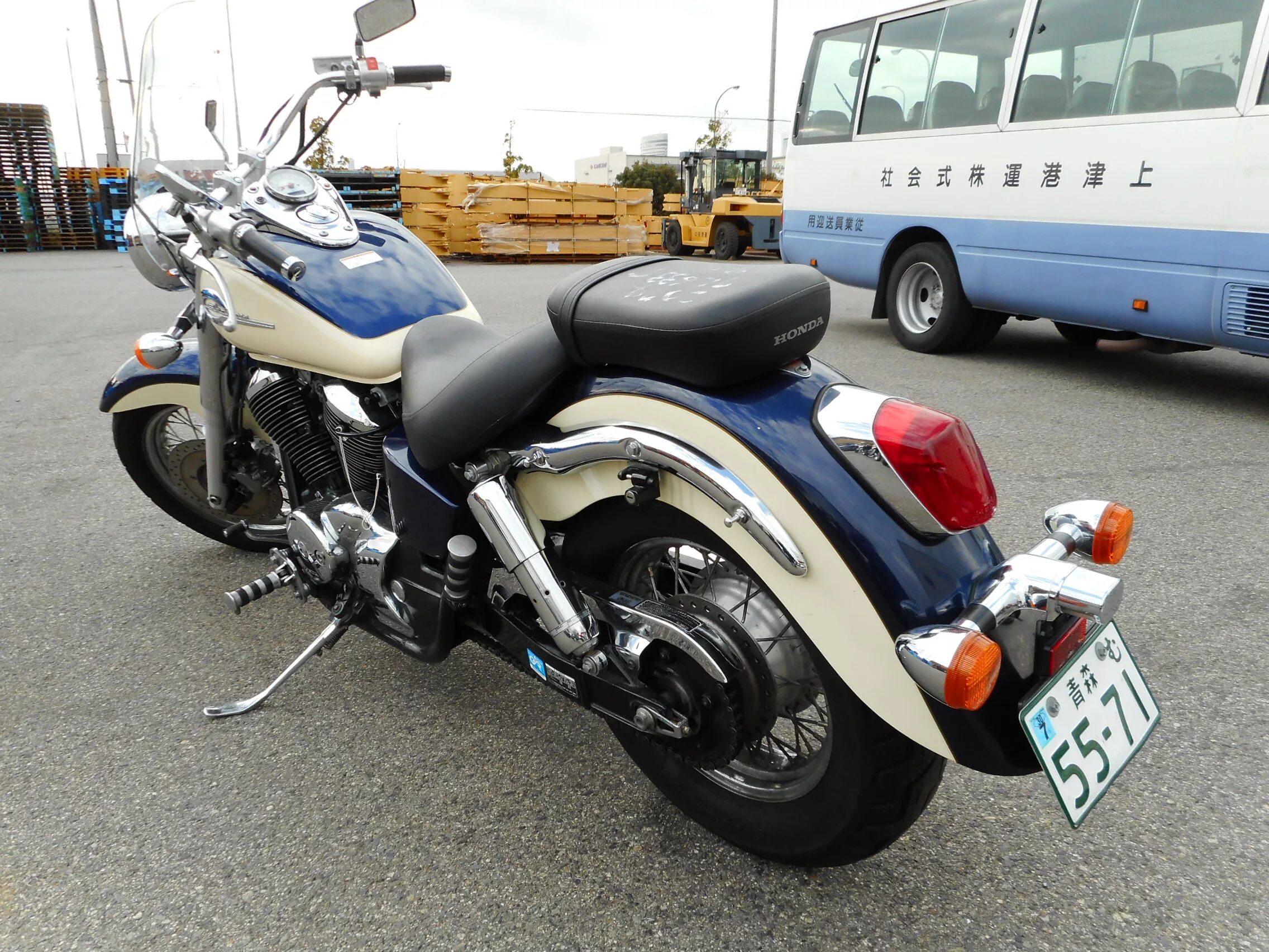 Honda vt shadow. Хонда шадоу 750. Мотоцикл Honda Shadow 750. Honda VT 750 Shadow. Чоппер Honda Shadow 750.