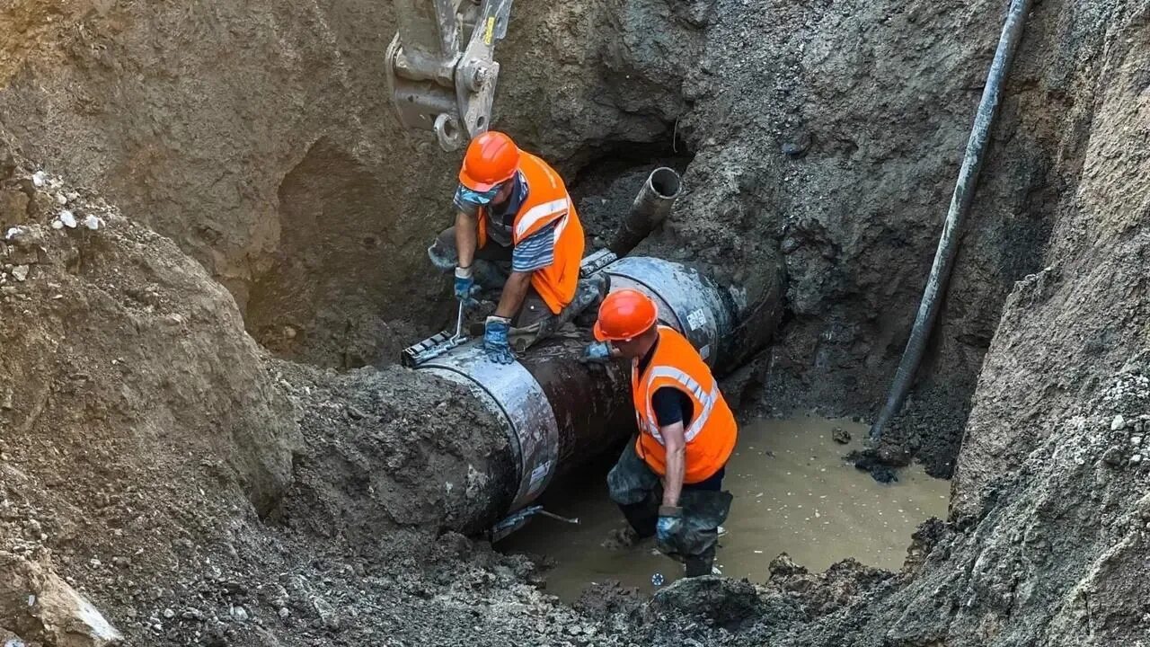 Водоканал когда будет вода. Трубопроводы водоснабжения. Водоканал когда будет вода. Галкинский водопад билимбай. Водоканал рязань фото.