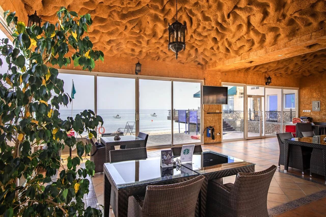 Роял бич аше. Barcelo royal beach. Роял бич аше. Пляж роял бич. Роял бич крестовский.