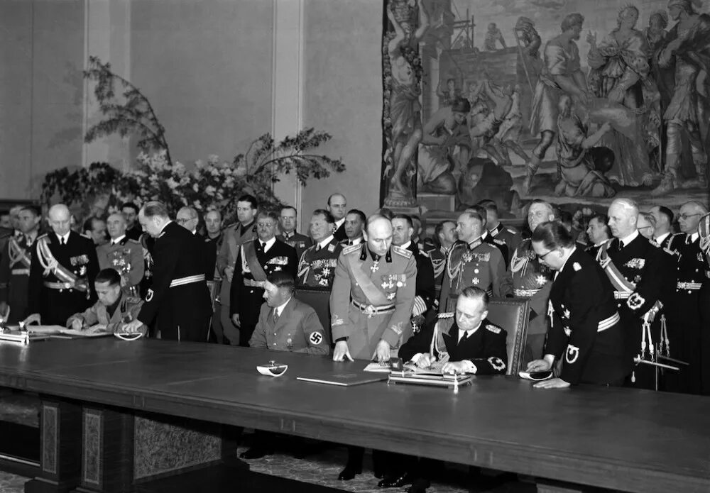 Страны подписавшие антикоминтерновский пакт. Германо-итальянский "стальной пакт". Стальной пакт 1939. Стальной пакт 22 мая 1939. Муссолини Антикоминтерновского пакта.