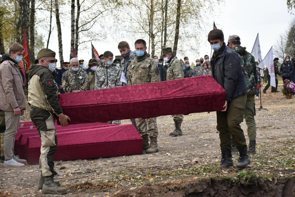 Захоронение Кривцовский мемориал вахта памяти. Кривцовские высоты. Бои на Кривцовских высотах. Захоронение Кривцовский мемориал 2022 вахта памяти.