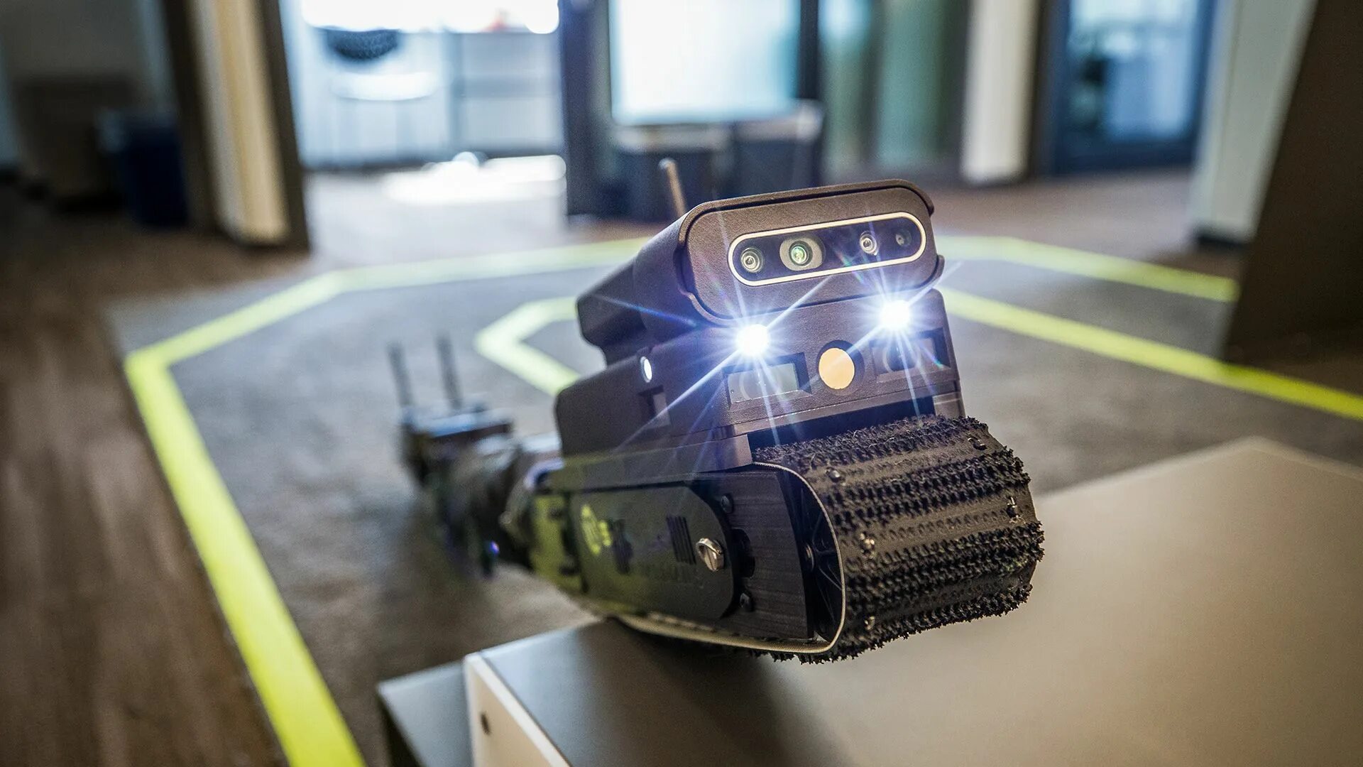 Какой из автономных роботов созданный французским изобретателем. Необычные роботы. Автономные роботы. Роботизированная платформа. Роботизированные платформы.