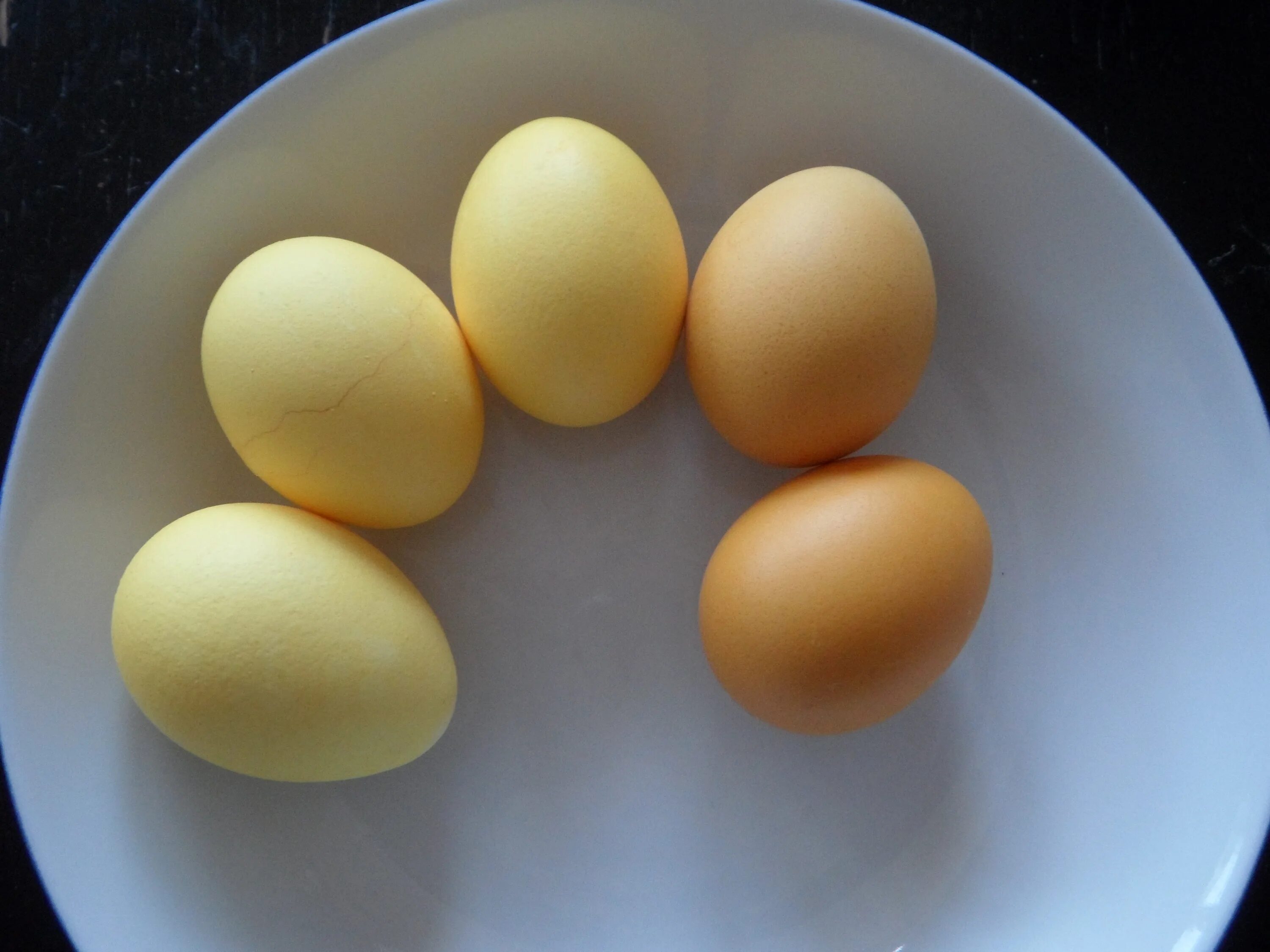 Eggs yellow. Большой желток. Eggs yellow. Еллоу яйцо. Фрукт яйцо солнца.