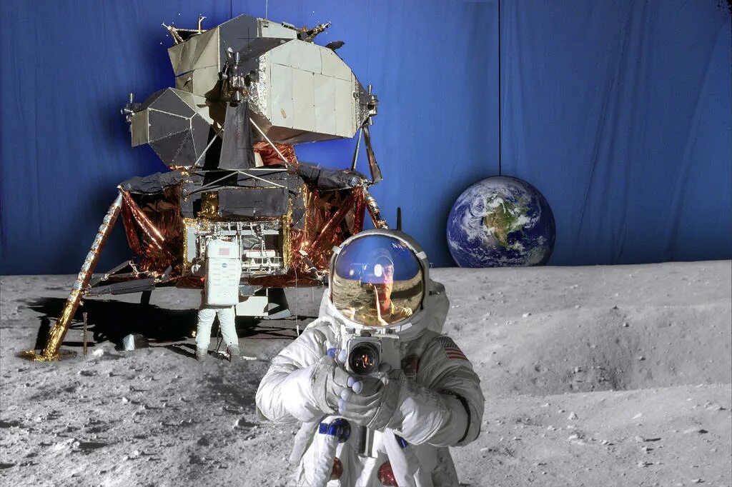 Moon landing fake. Moon landing is fake. Fake Moon landing reasons. First moon landing