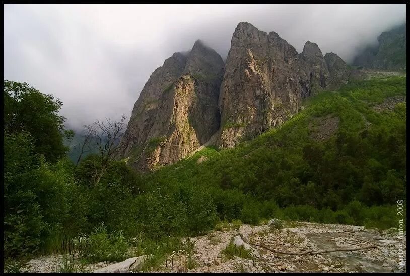 Северная осетия сообщение. Гора монах Северная Осетия. Цейское ущелье гора монах. Заповедники Северной Осетии. Заповедник Республики Северной Осетии-Алании.