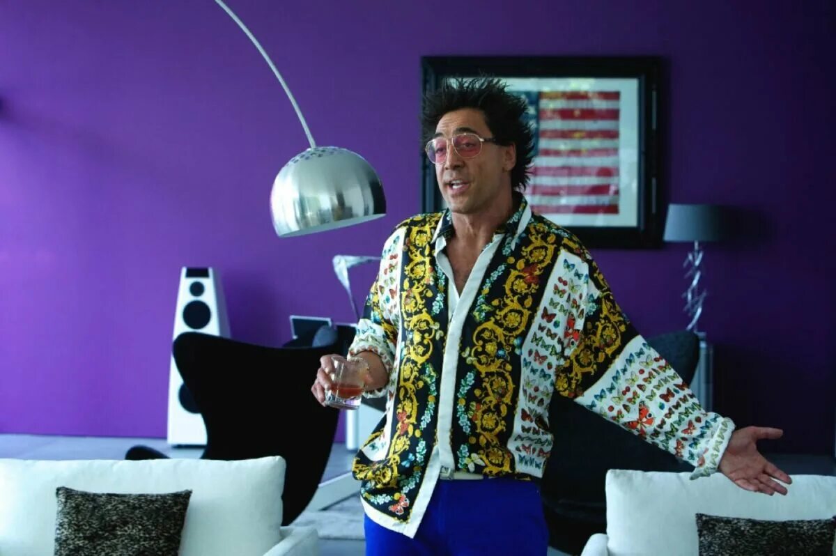 Советник постер. Бардем советник. Советник содержание. Советник содержание. Хавьер бардем советник.