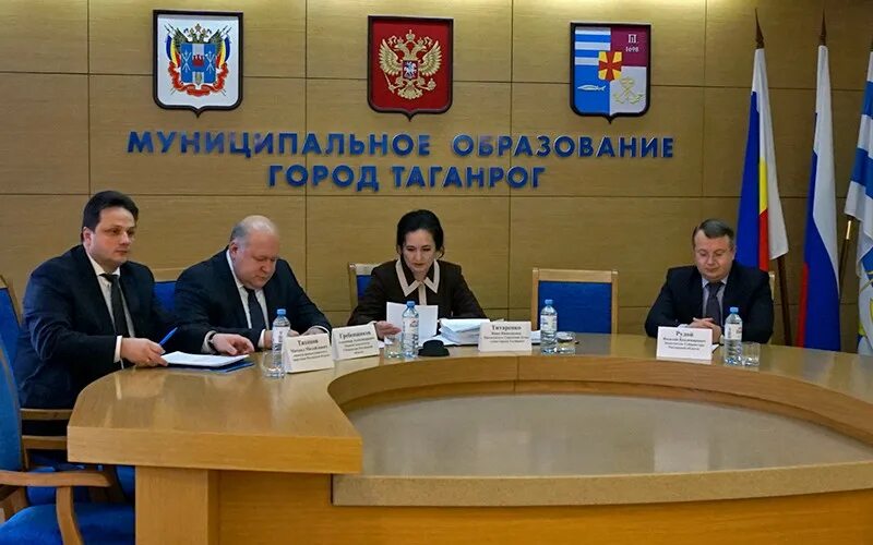 Дума таганрога. Городская дума таганрога сайт. Городская дума таганрога сайт. Председатель счетной палаты. Дума таганрога.
