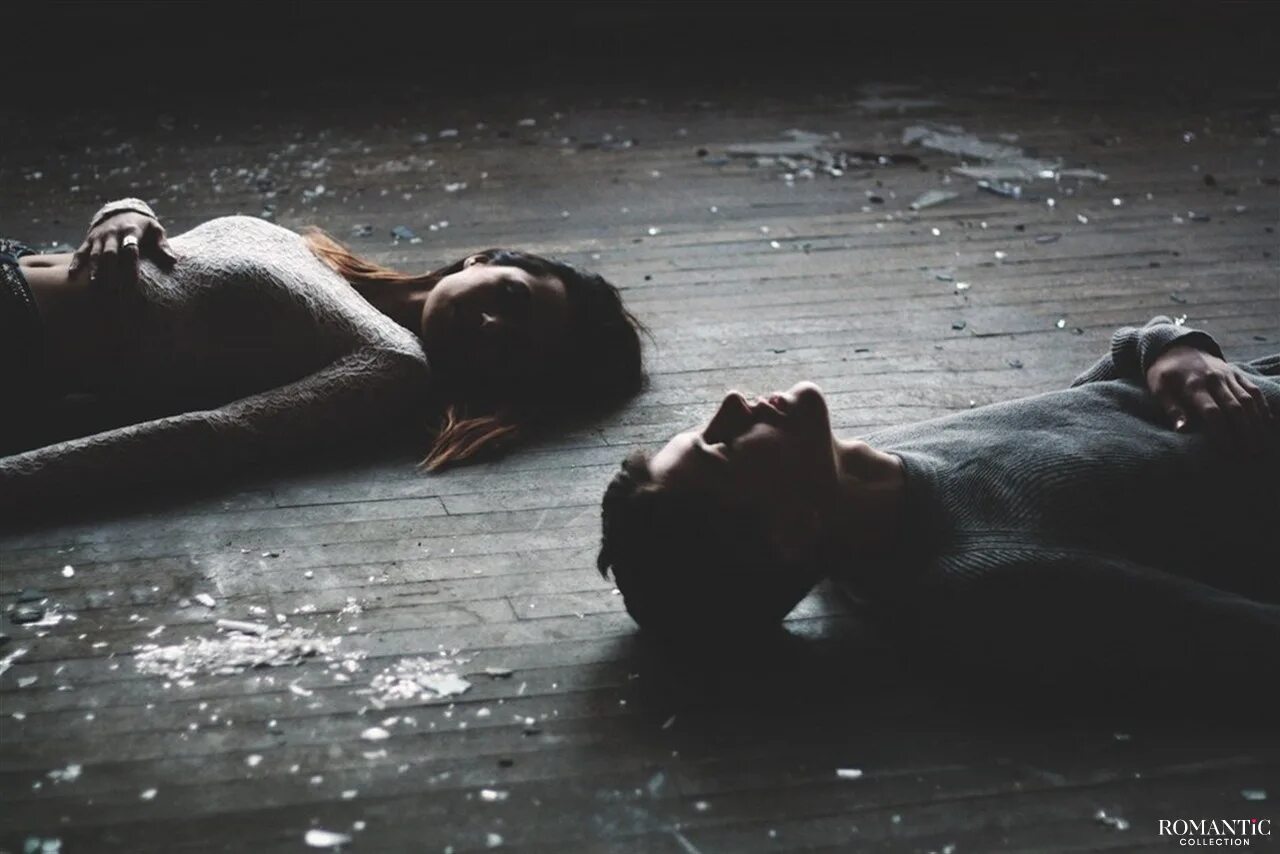 Счастливые влюбленные. Женщина недовольна мужчиной. Вместе несчастный. Ссора. Женщина равнодушная.