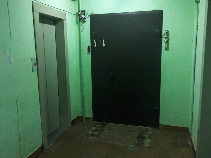 Напротив подъездов