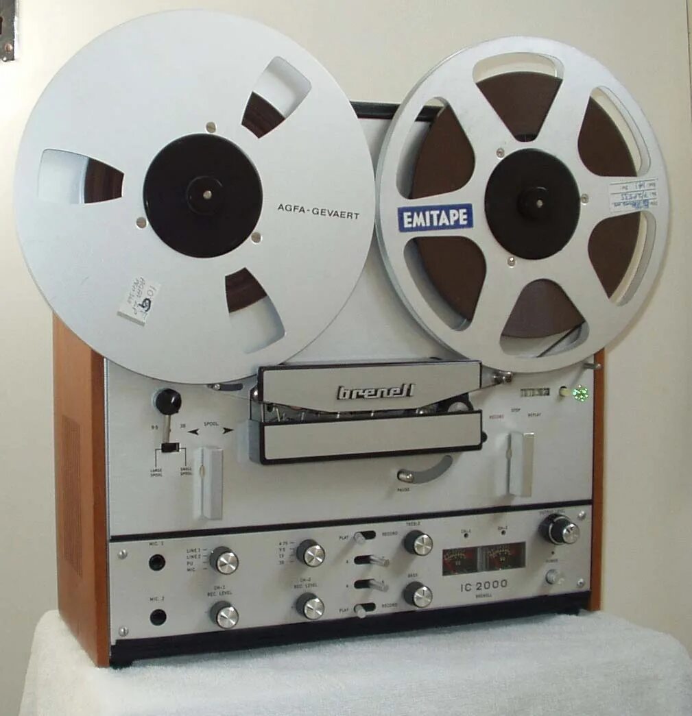 магнитофон пленку. эльфа 220 плёночный магнитофон. катушечный магнитофон revox b77. магнитофон романтик 80 катушечный. магнитофонные пленки коробки.