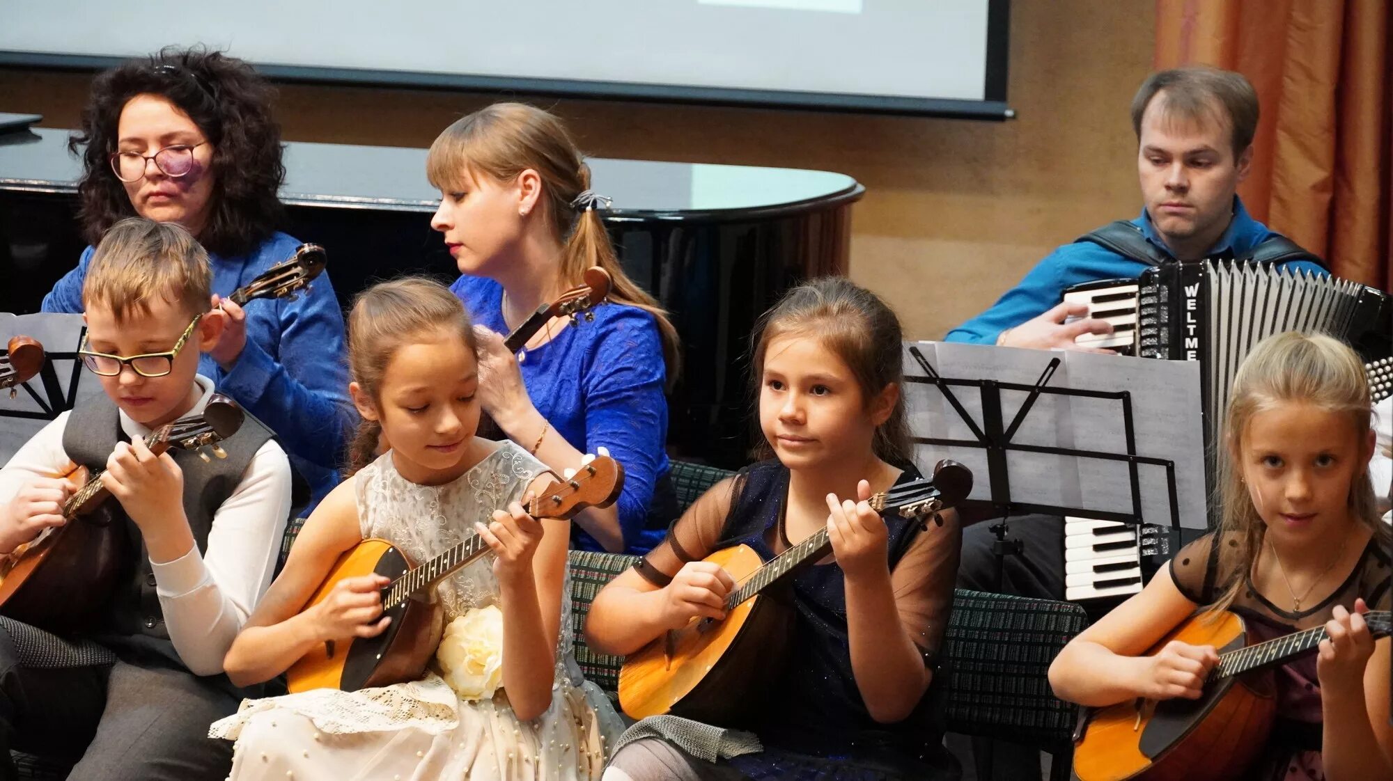 Муз школа 12 екатеринбург. Едмш 9. Едмш 12 им с. Едмш 9. Музыкальная школа им прокофьева.