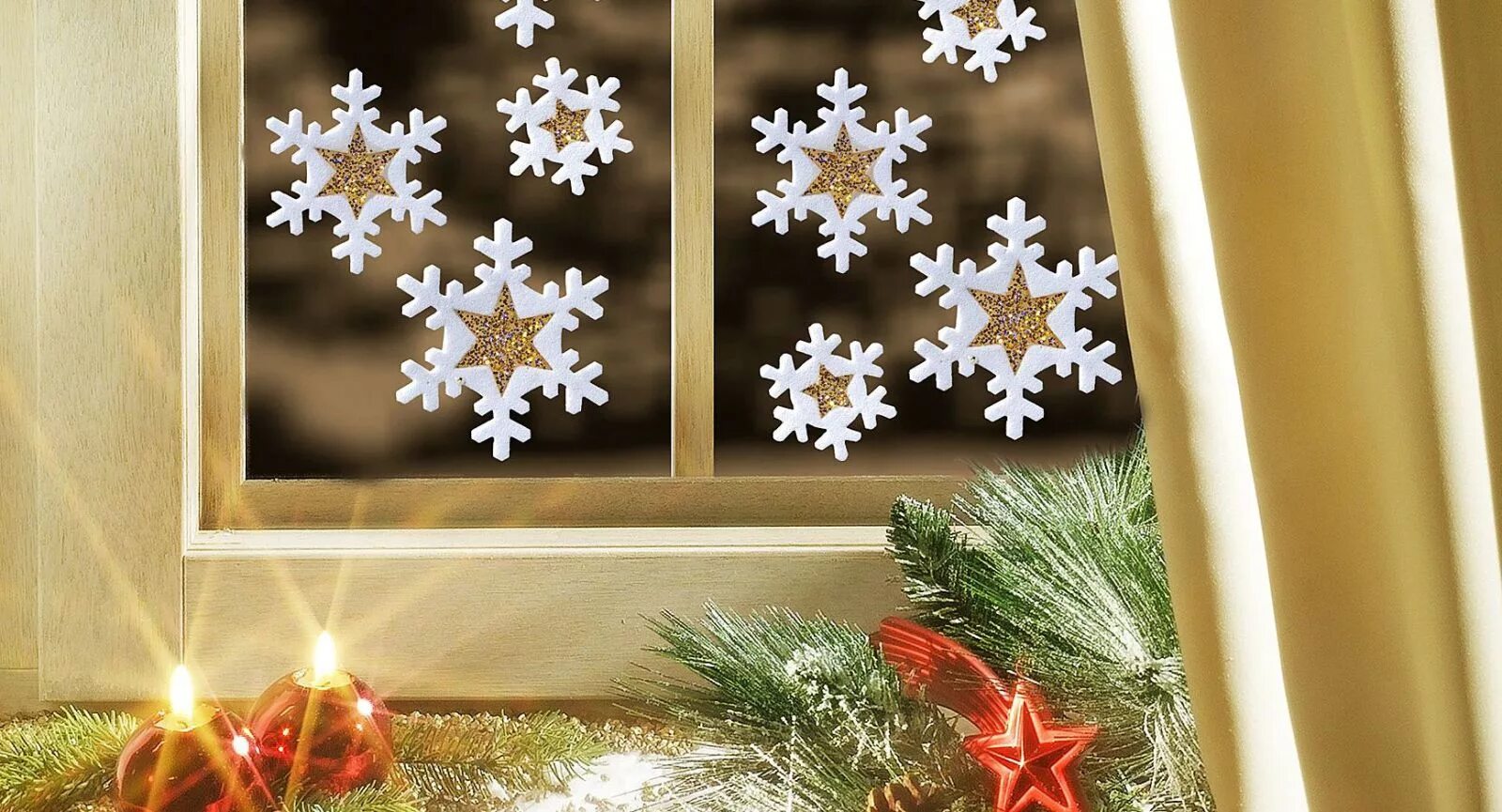 Украшаем дом к новому году снежинками. Снежинки на окна. Окна на новый год. Новогодние украшения на окна снежинки.
