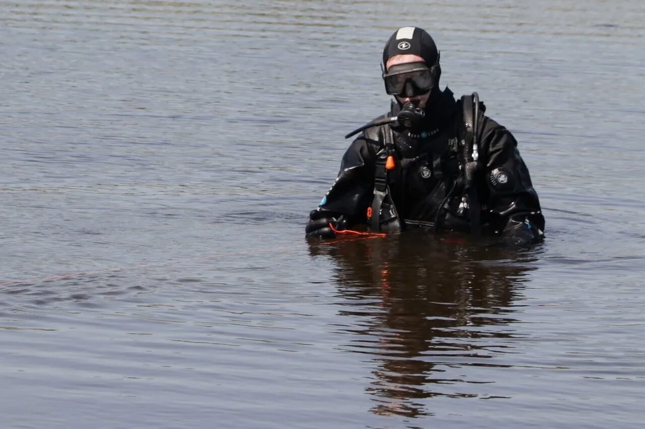 Новости 17 апреля. Водолазная служба МЧС. Водолазы МЧС России. Водолазная служба МЧС России в 2023 году. Спасатель водолаз МЧС.