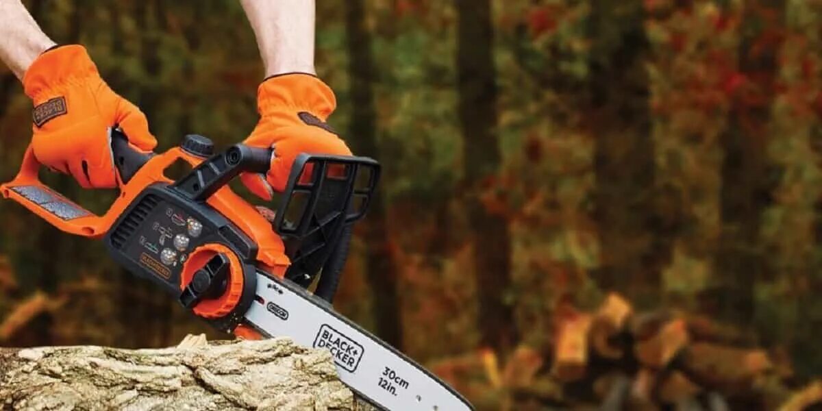 Husqvarna 420el. Black Decker бензопила. Цепная пила Black and Decker. Black and Decker Cordless Chainsaw.