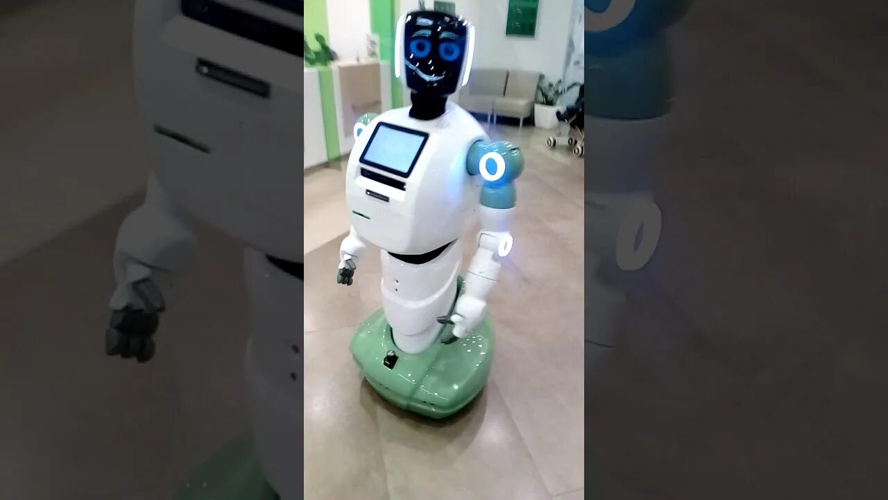Роботы в москве видео
