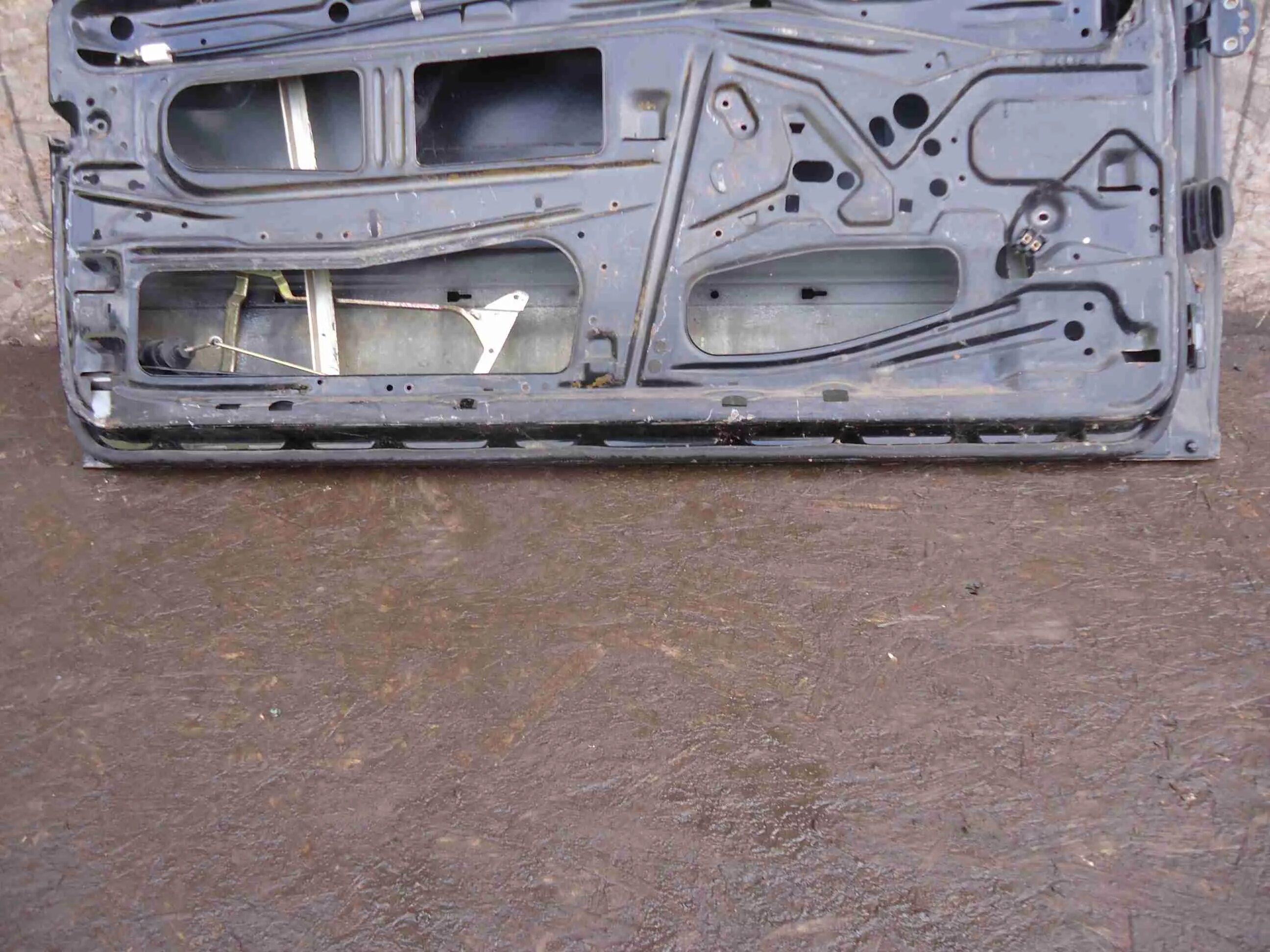 W124 дверь передняя. Дверь мерседес 124. Задние электростеклоподъемники w124. Дверь мерседес 124. Задняя дверь w124.