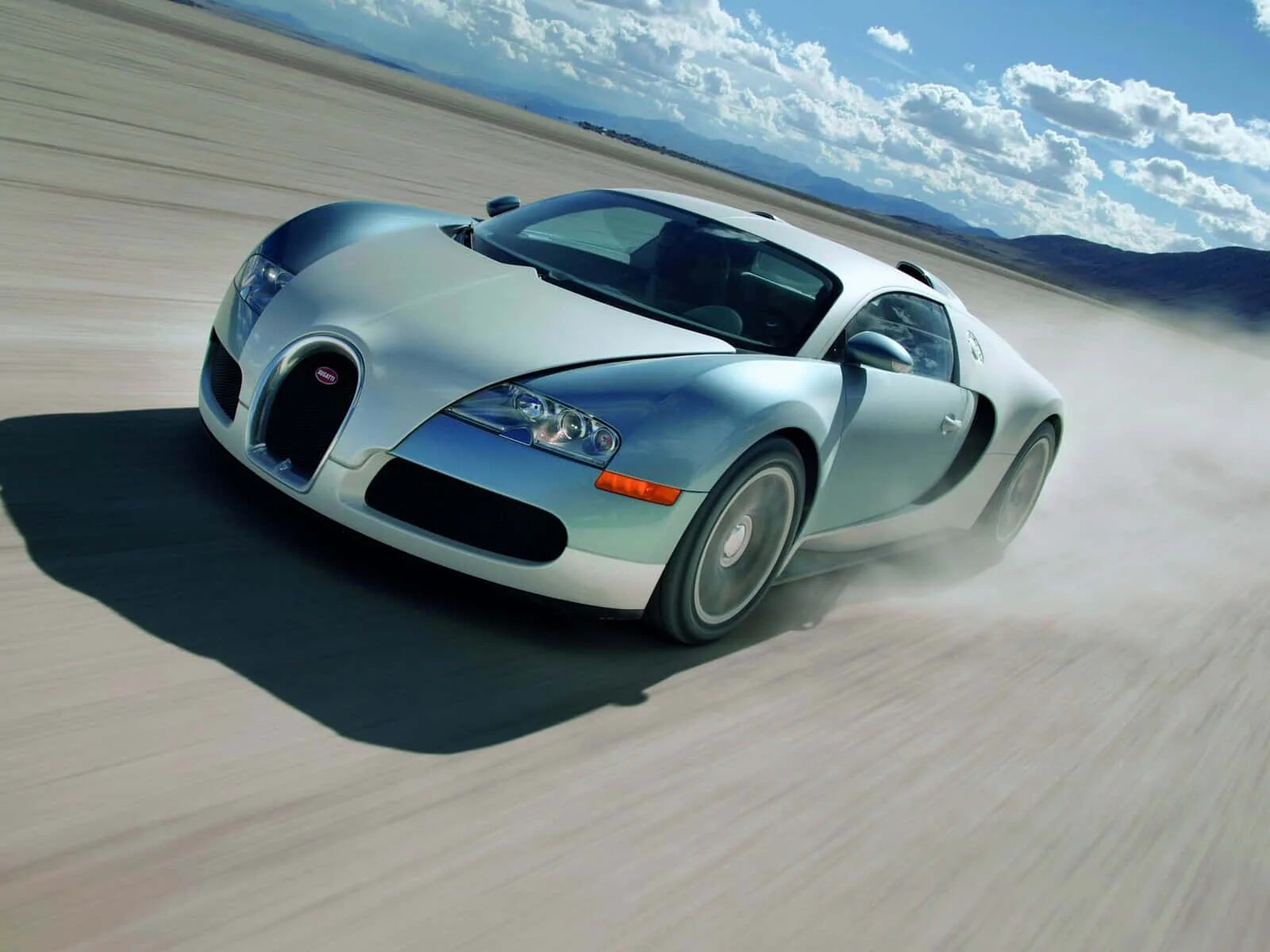 Big best cars. Bugatti Veyron 16.4 2005. Bugatti Veyron 2005. Бугатти Вейрон 2005 года. Суперкар Бугатти Вейрон.