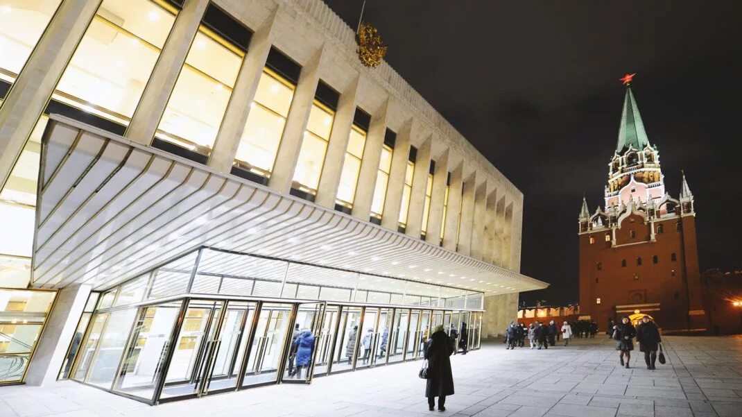 Как попасть в кремлевский дворец. Московский кремль дворец съездов. государственный кремлёвский дворец. большой кремлевский дворец съездов московского кремля. дворец съездов москва кремль зал.