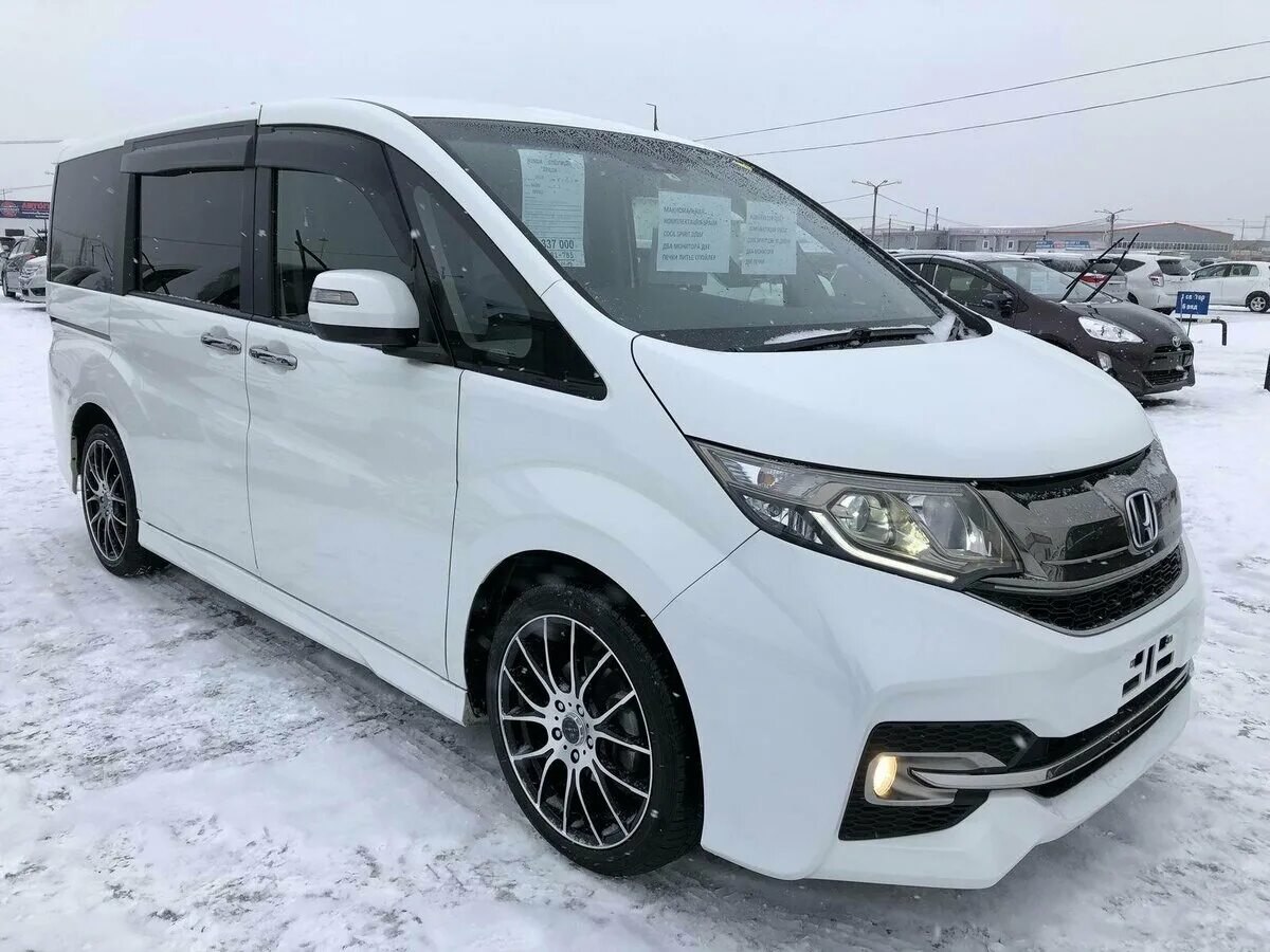 Honda Stepwgn spada 2022. Honda STEPWAGON spada. Белый Honda Stepwgn 2016. Honda stepwgn 2016