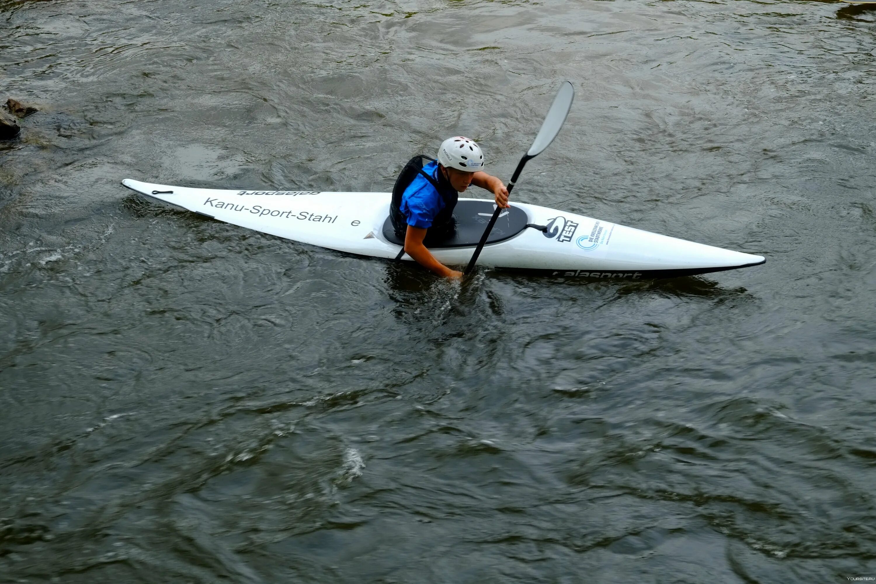 Байдарка с 16 веслами сканворд 9 букв. Байдарка каноэ каяк. Каноэ спорт лодка. Баттерфляй байдарка. Весло Canoe Kayak.