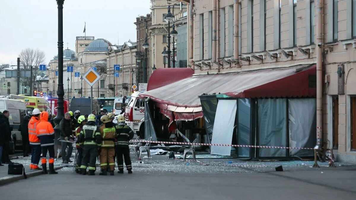 Бомба в питере сегодня. Взрыв в кафе в Санкт-Петербурге. Теракт в Петербургском кафе. В Петербурге взорвали кафе. Взрыв в кафе в Санкт-Петербурге сегодня.