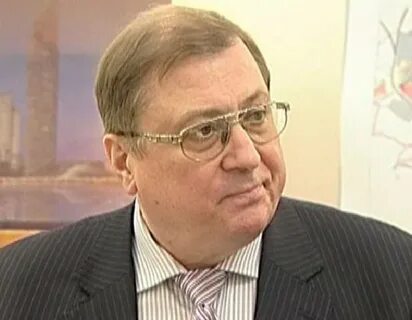 Бывший директор и фирма
