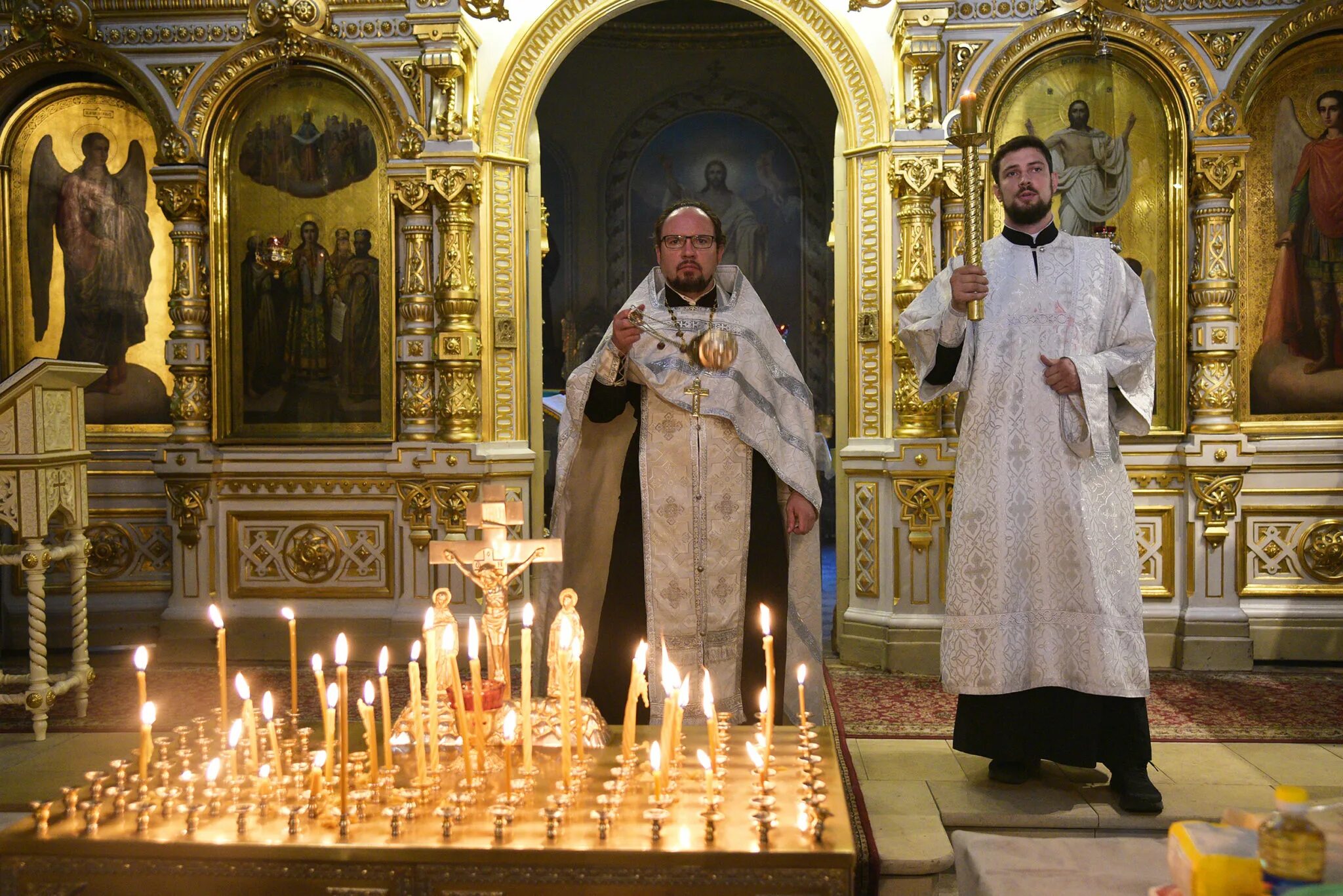 Утреня. Парастас. Родительская суббота богослужение парастас. Парастас фото. Фото на парастас в храме. Парастас по усопшим что это