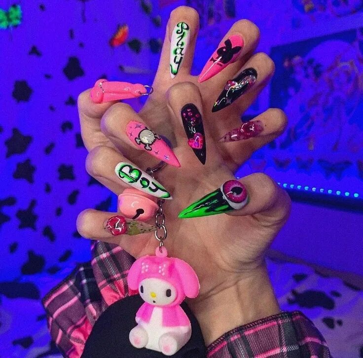 Here's my Alice nails for #teamnailprincess As you might know, I love Alice in w