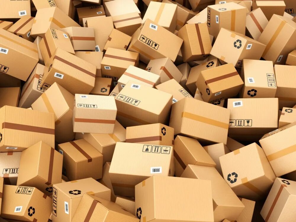 Много коробок. Коробки для посылок. Коробки на складе. Коробки с товаром.