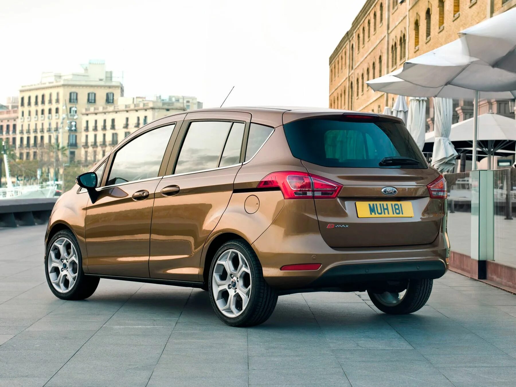 Форд фокус на 6 человек. Ford focus 2 2005 седан. Форд б 6. Ford focus c max. Ford b max 2019.