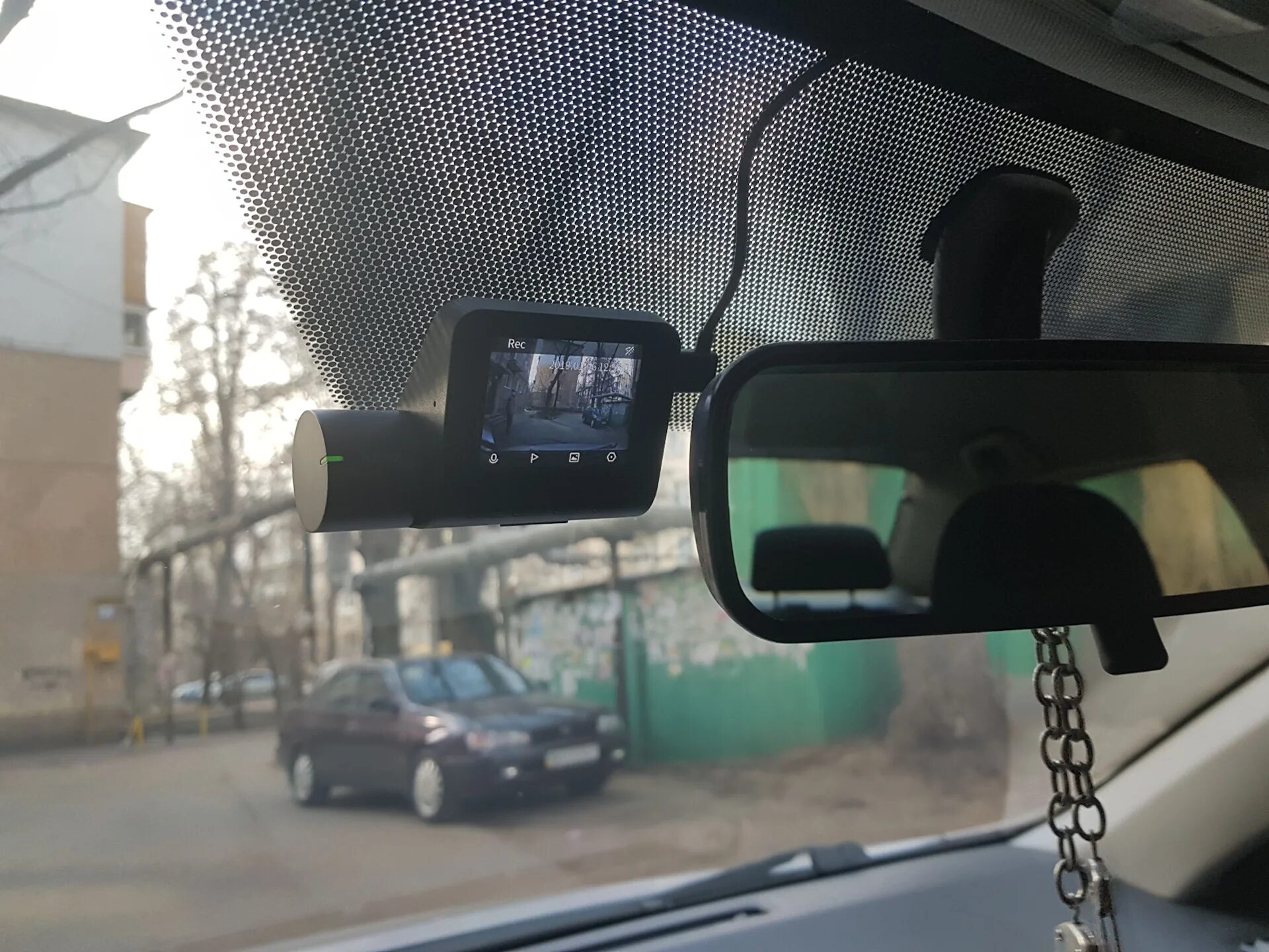 Видеорегистратор xiaomi 70mai dash cam a400. Регистратор 70mai. 70mai на стекле. Видеорегистратор 70mai omni x200. 70mai 1s.