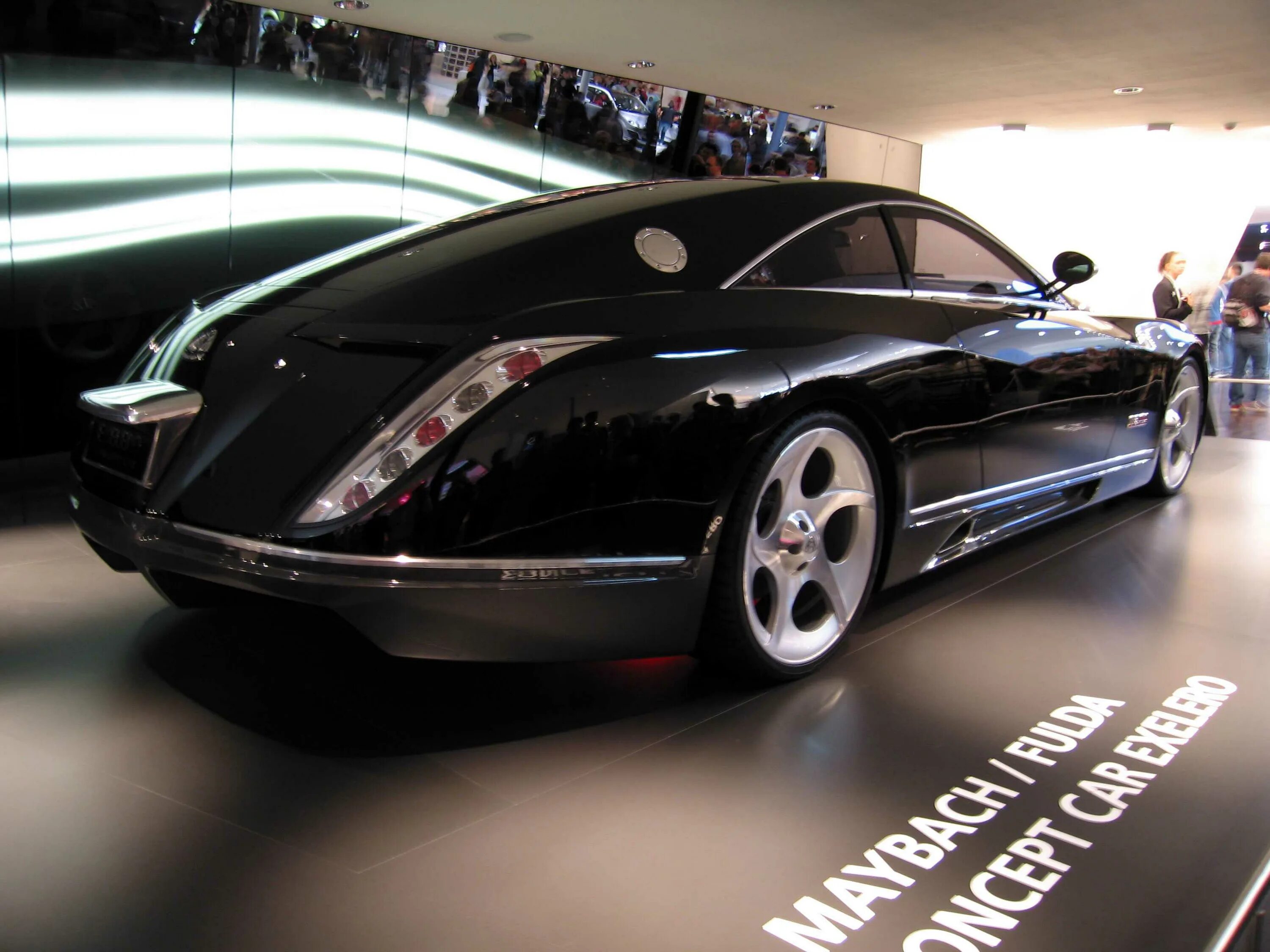 Цена самого дорогого мерседеса. Mercedes-Benz Maybach Exelero. Maybach Exelero 2005. Машина Maybach Exelero. Мерседес Майбах Exelero.