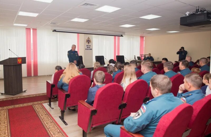 Центр мчс в новокузнецке на ильинке. Национальный горноспасательный центр новокузнецк. Учебный центр шахтер. Новокузнецкий горноспасательный отряд. Национальный горноспасательный центр новокузнецк.