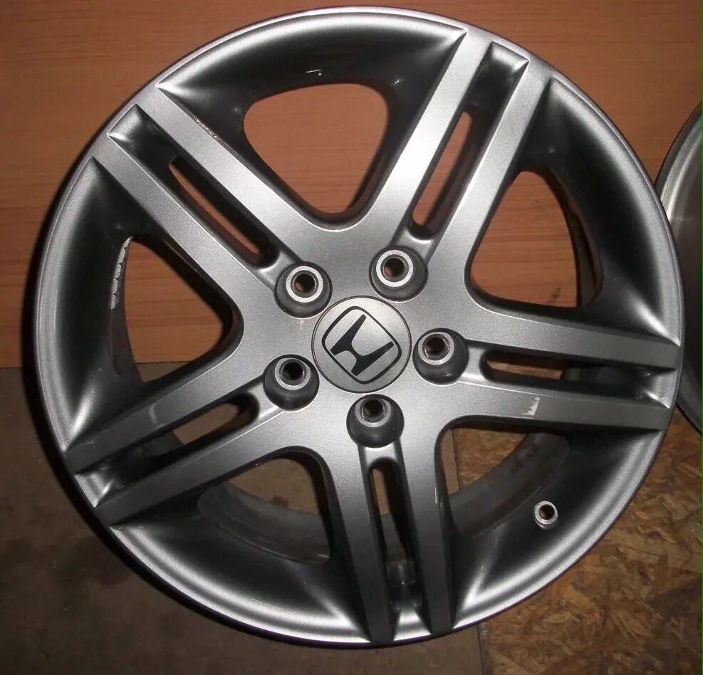 Honda accord 8 диски r17. Колеса r18 honda crv 4. Acura r18 oem. Диск колесный r17 honda accord hfp rims. Honda acura диски r17.