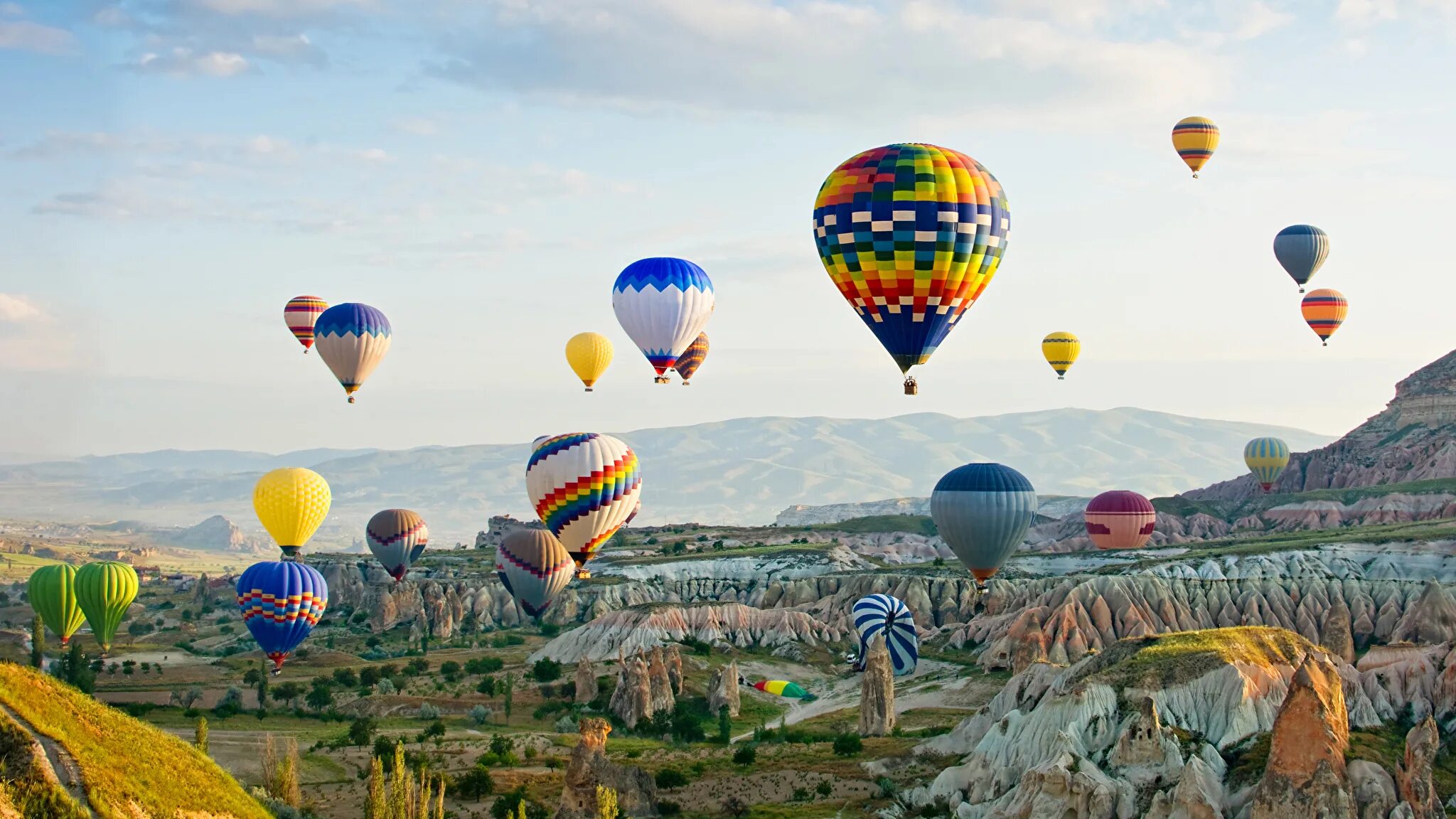 Где есть воздушные шары. Каппадокия Турция. Каппадокия воздушные шары фестиваль. Фестиваль воздушных шаров в Турции Каппадокия. Каппадокия парад шаров.