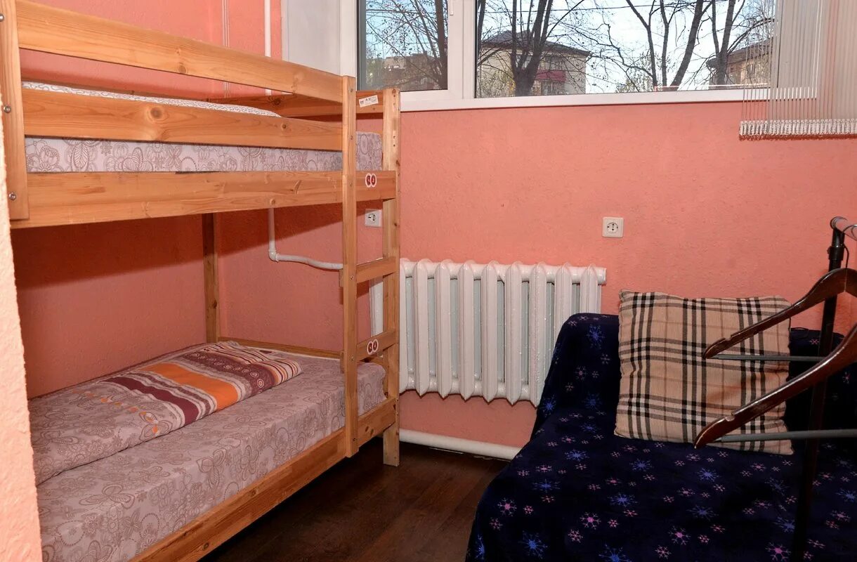 Общежитие в тюмени. Общежитие в тюмени. Хостелы рус самара кухня. Хостел достоевский тюмень. Хостел кристалл тюмень.
