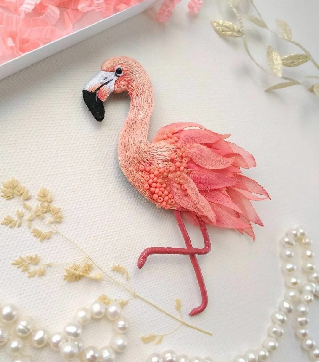 Мастер класс фламинго. Мастер класс фламинго. Крылья фламинго крючком. Розовый фламинго поделка. Фламинго из изолона мастер класс.
