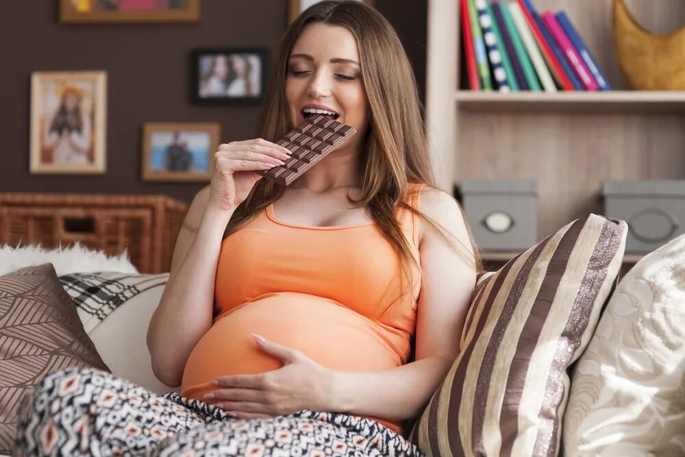 Беременные женщины. Девушка беременеет.