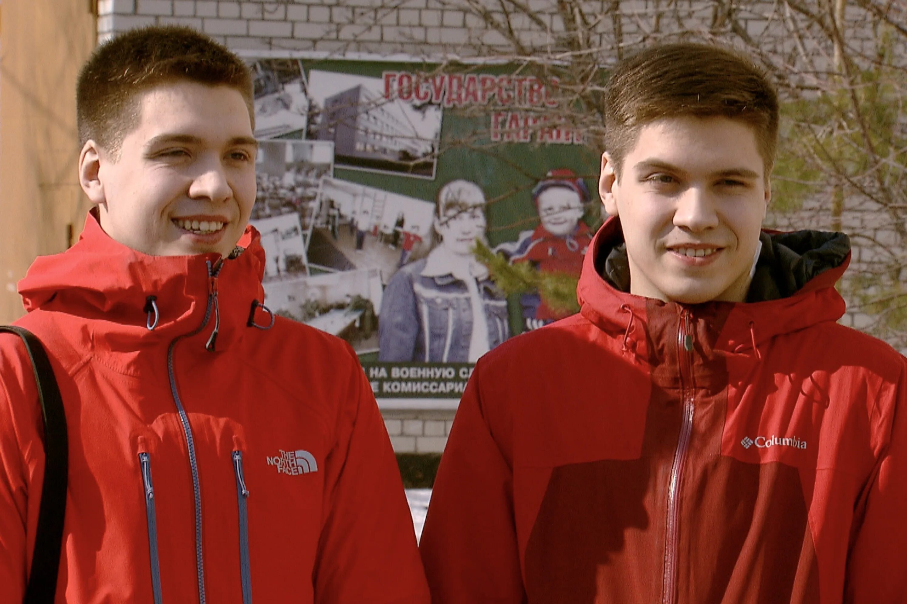 армия мем. с необычным призывом братья.